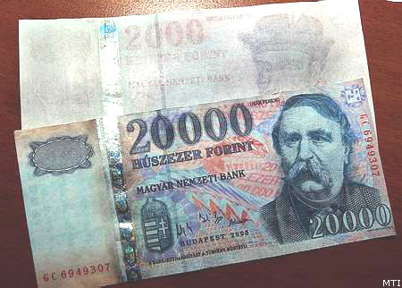 2000 forintosbl kszlt hamis 20000-es bankjegyek
